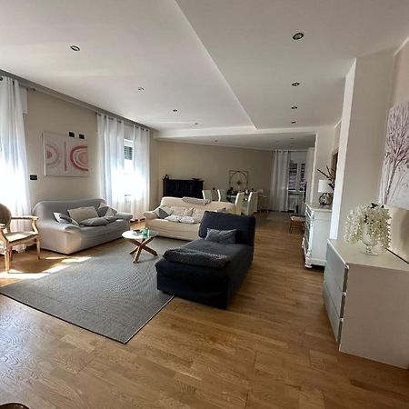 Luxury Center Appartment Novi Ligure Exterior photo